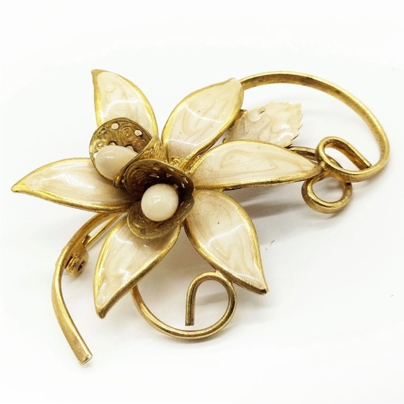 Vintage Gold and Cream Floral Brooch Pin - Picture 1 of 2